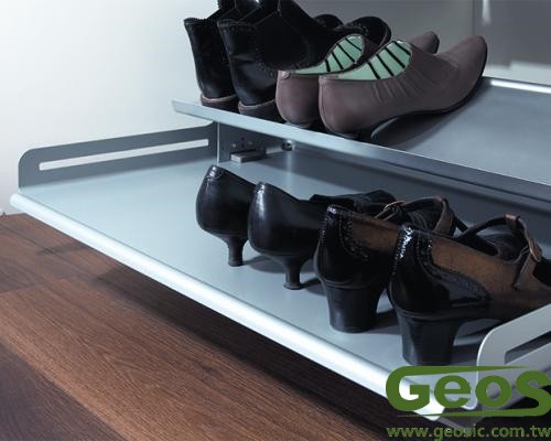 瑞士PEKA 加高架運用於鞋櫃
